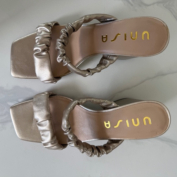 Unisa Uncyla Square-Toe Heel Sandals in Champagne Gold - Size 7 - Picture 7 of 7